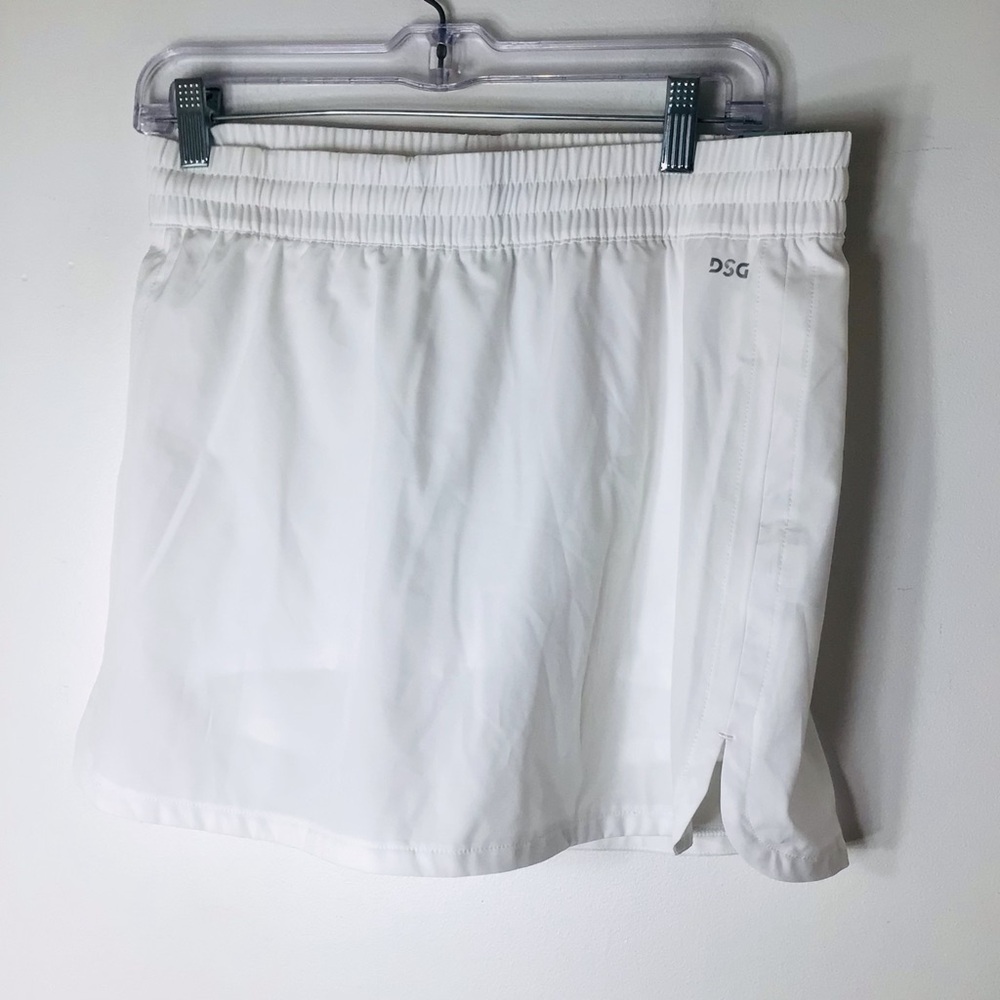 NWT DSG skort women medium white athletic